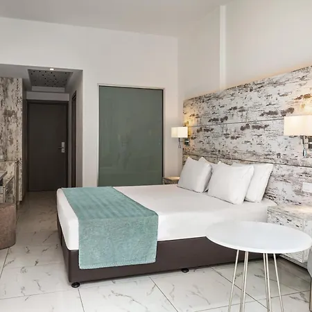 Otel Ramada & By Wyndham Aya Napa
