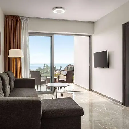 Ramada & By Wyndham Отель