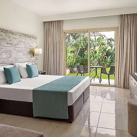 Ramada & By Wyndham Hotel