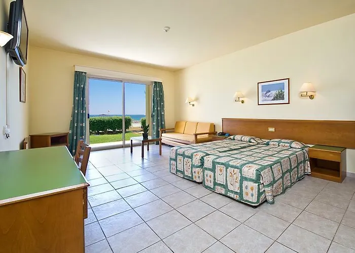 Hotel Ramada & By Wyndham Ayia Napa