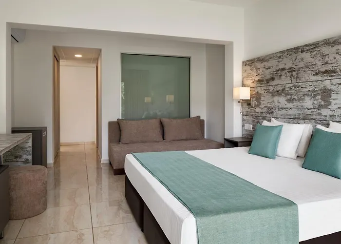 Ramada & By Wyndham Ayia Napa