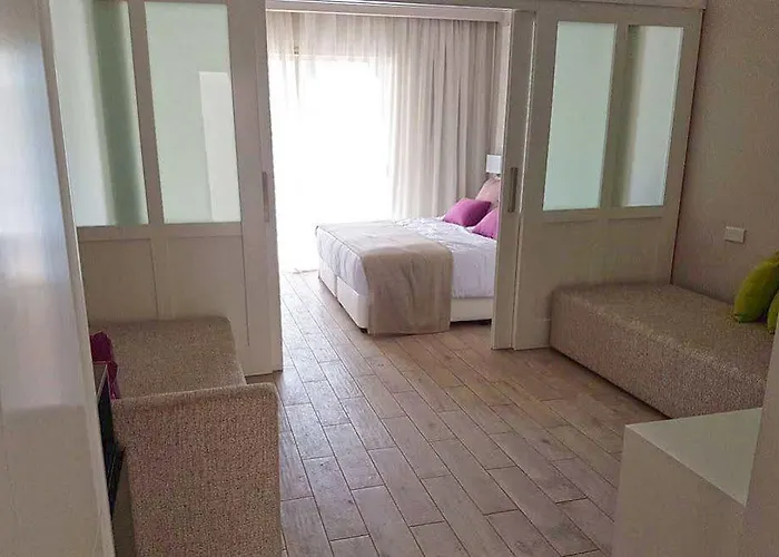 Hotell Ramada & By Wyndham Ayia Napa